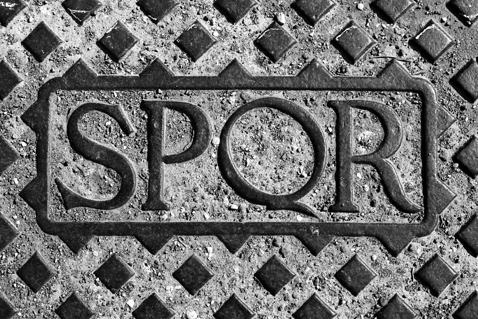 SPQR: Senza Programmi in Quattro a Roma
